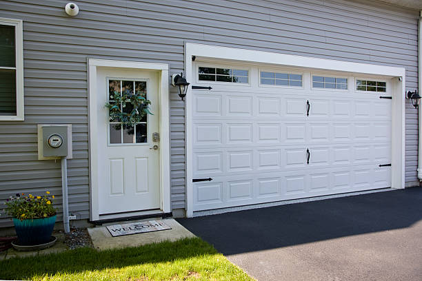 24/7 Emergency Garage Door Panel Replacement experts in Camanche, IA